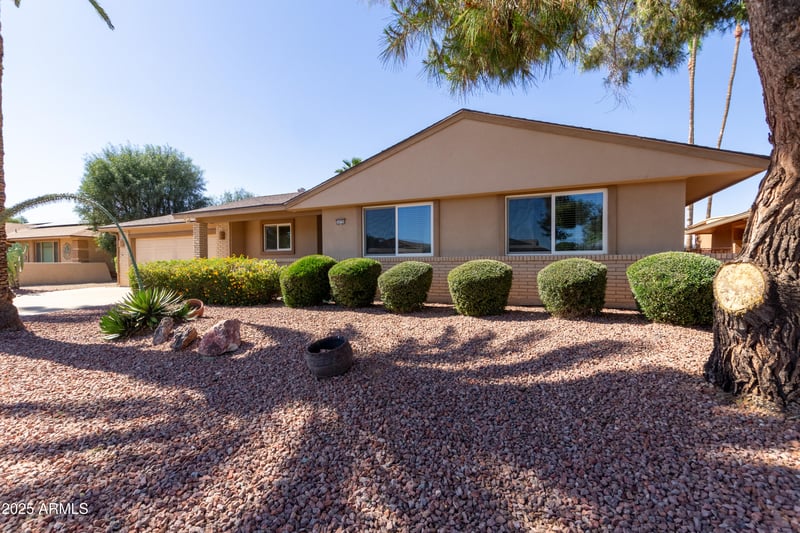 10720 Saratoga Cir, Sun City, AZ 85351