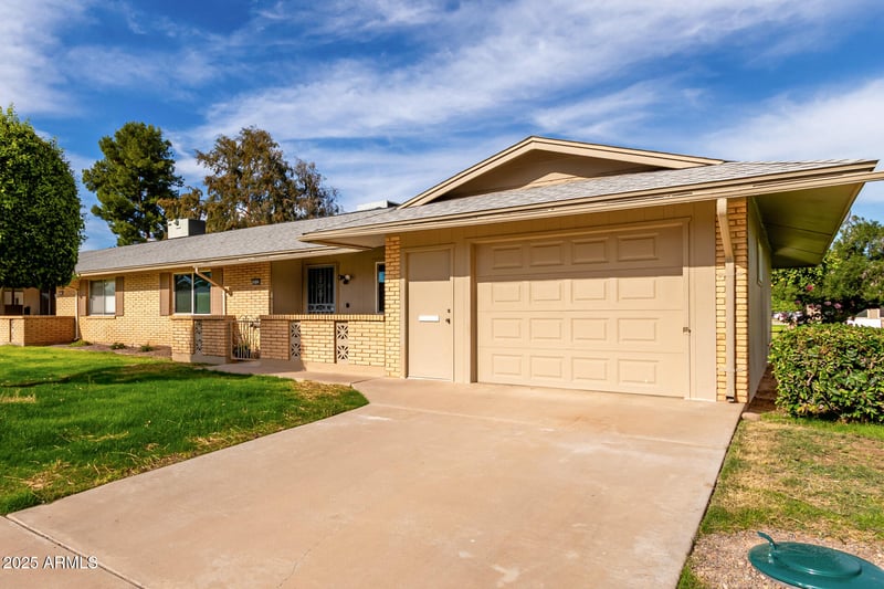 10722 Kelso Dr, Sun City, AZ 85351