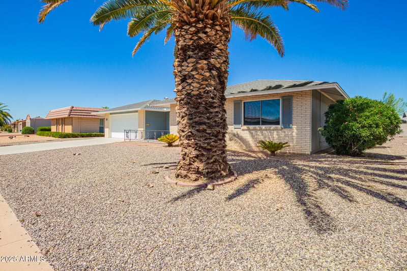 10726 Loma Blanca Dr, Sun City, AZ 85351
