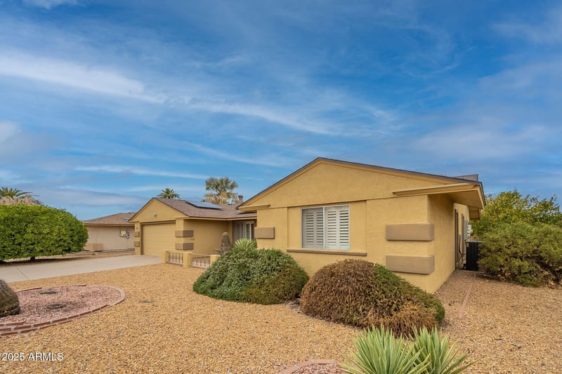 10726 Pineaire Dr, Sun City, AZ 85351