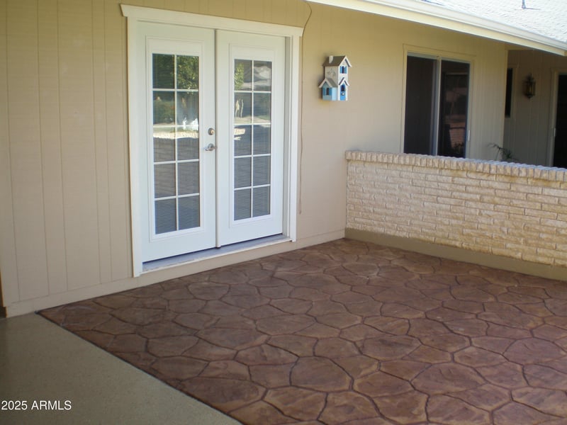 10731 Mission Ln, Sun City, AZ 85351