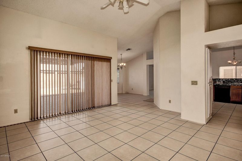 10732 W Wagon Wheel Dr, Glendale, AZ 85307