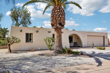 10733 Brookside Dr, Sun City, AZ 85351