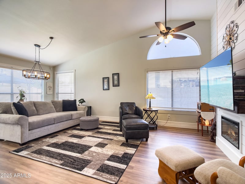 10733 Clover Way, Avondale, AZ 85392