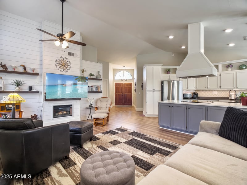 10733 Clover Way, Avondale, AZ 85392