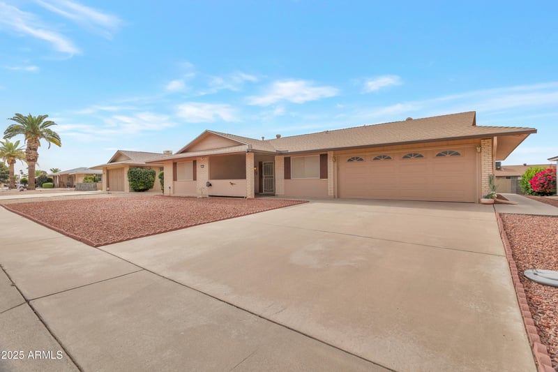 10733 Saratoga Cir, Sun City, AZ 85351