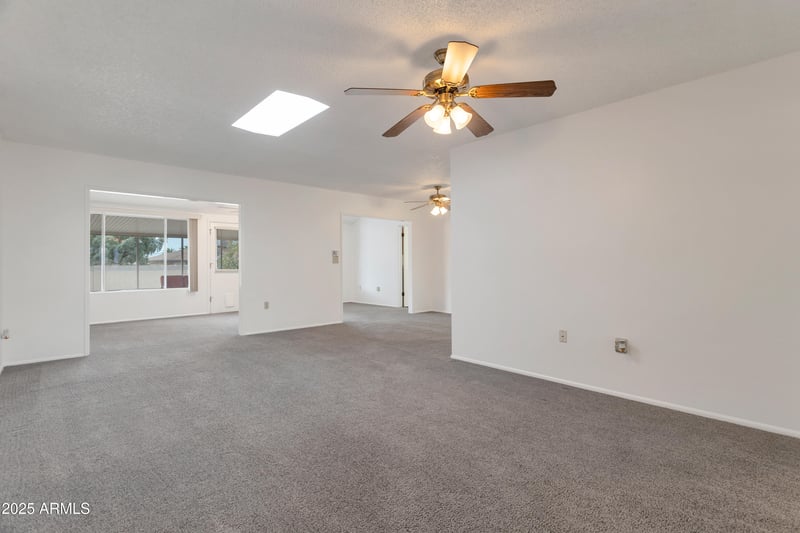 10733 Saratoga Cir, Sun City, AZ 85351