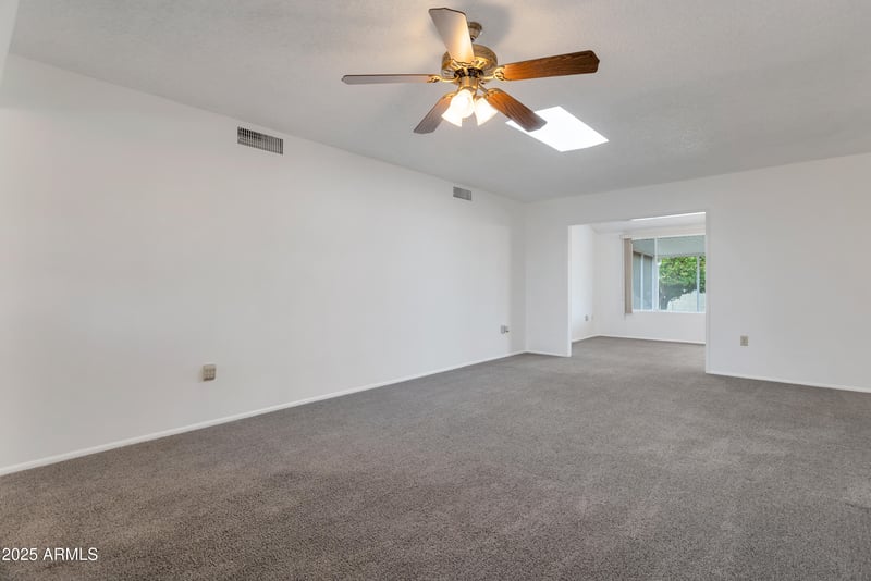 10733 Saratoga Cir, Sun City, AZ 85351
