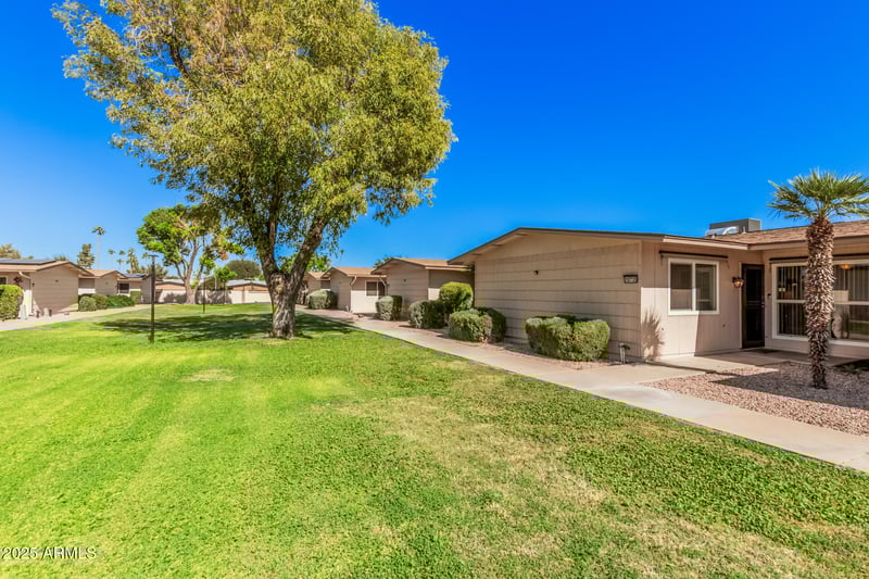10735 Santa Fe Dr, Sun City, AZ 85351