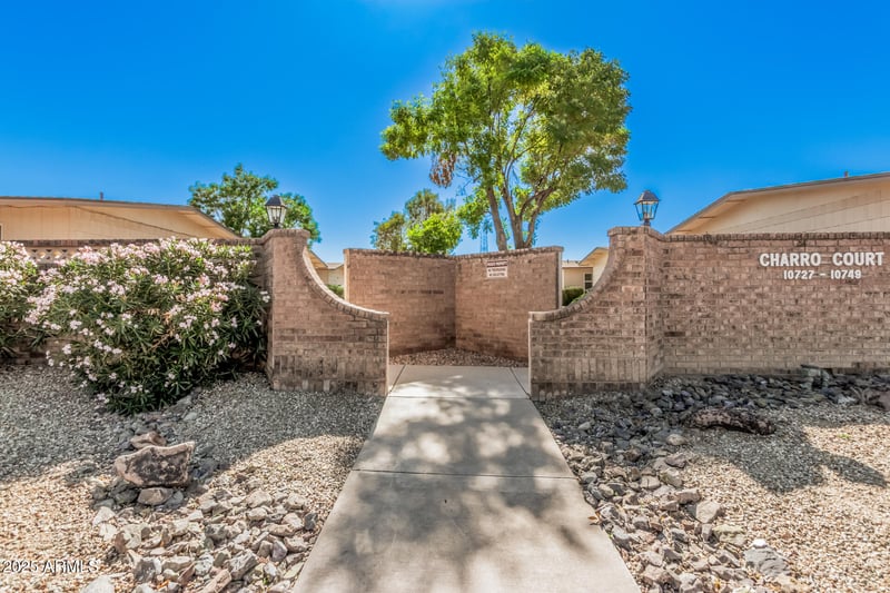 10735 Santa Fe Dr, Sun City, AZ 85351
