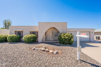 10737 Brookside Dr, Sun City, AZ 85351
