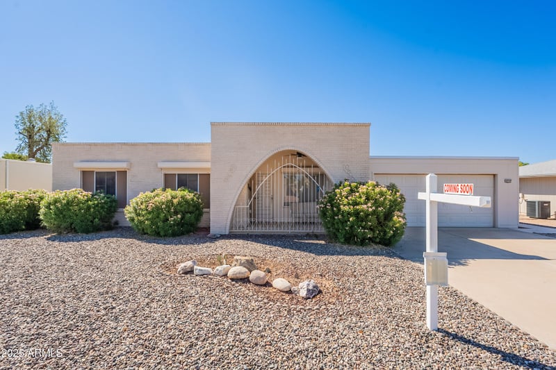 10737 Brookside Dr, Sun City, AZ 85351
