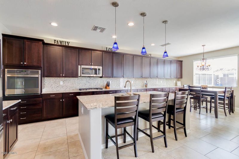 10737 E Kinetic Dr, Mesa, AZ 85212