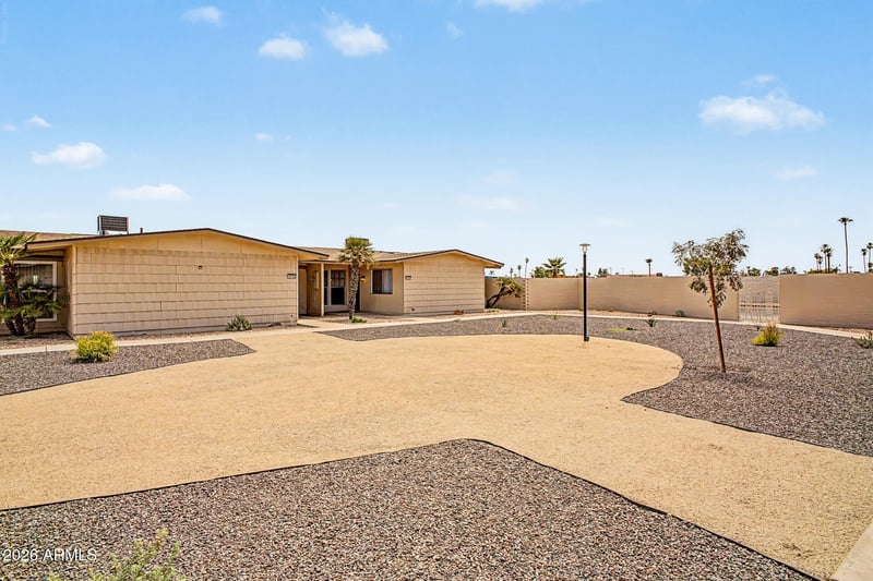 10737 W Santa Fe Dr, Sun City, AZ 85351