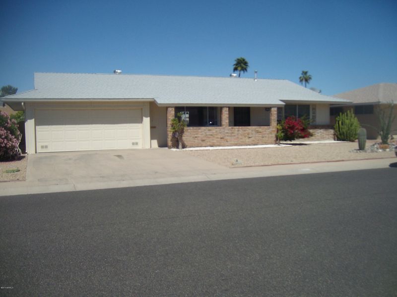 10738 W White Mountain Rd, Sun City, AZ 85351