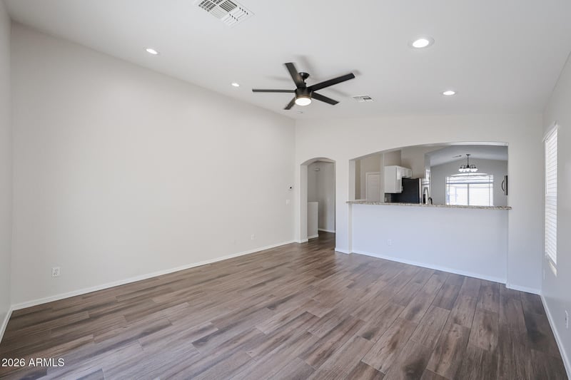 10743 Coolidge St, Phoenix, AZ 85037