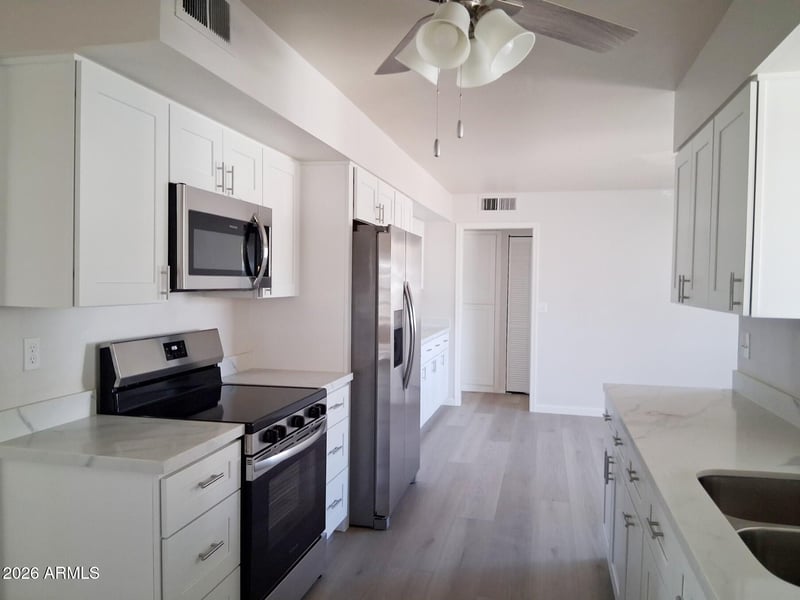 10748 W Hope Dr, Sun City, AZ 85351
