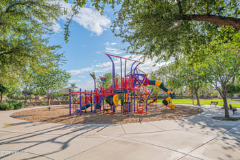 1075 E Parkview Ct, Gilbert, AZ 85295