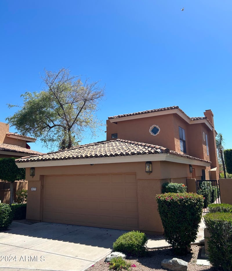 1075 Shangri La Rd, Phoenix, AZ 85020