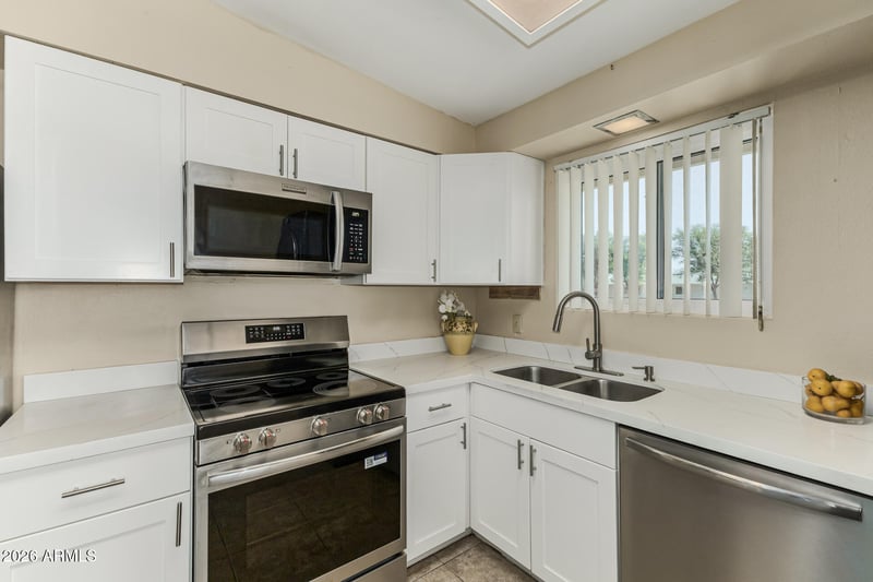 10752 W Peoria Ave, Sun City, AZ 85351