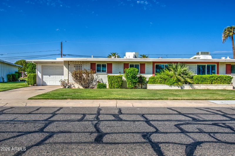 10752 W Peoria Ave, Sun City, AZ 85351