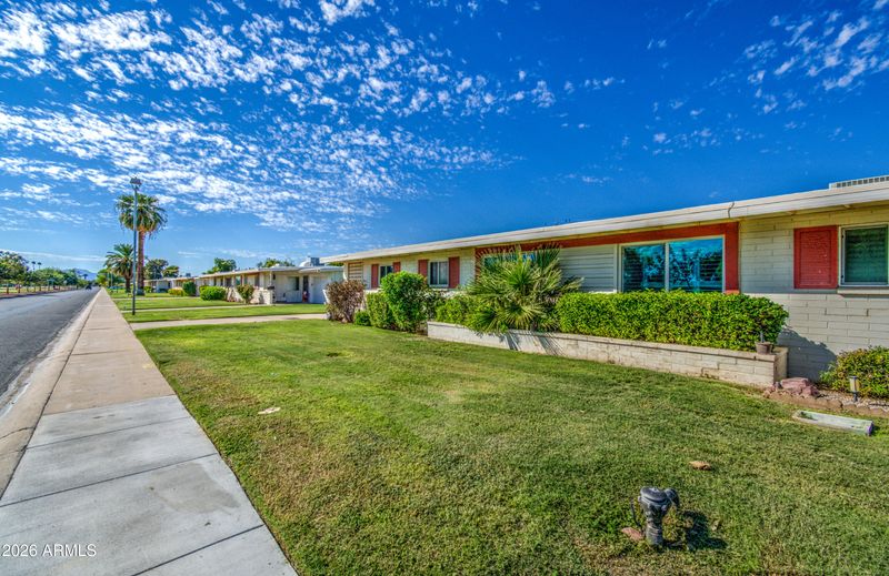 10752 W Peoria Ave, Sun City, AZ 85351