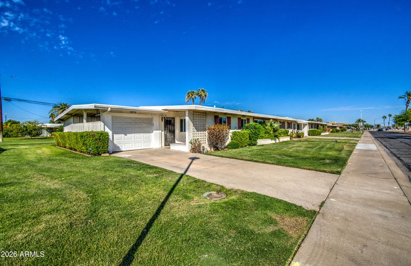 10752 W Peoria Ave, Sun City, AZ 85351