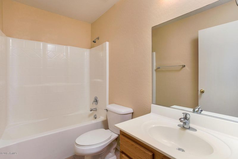 10757 W Taft St, Phoenix, AZ 85037