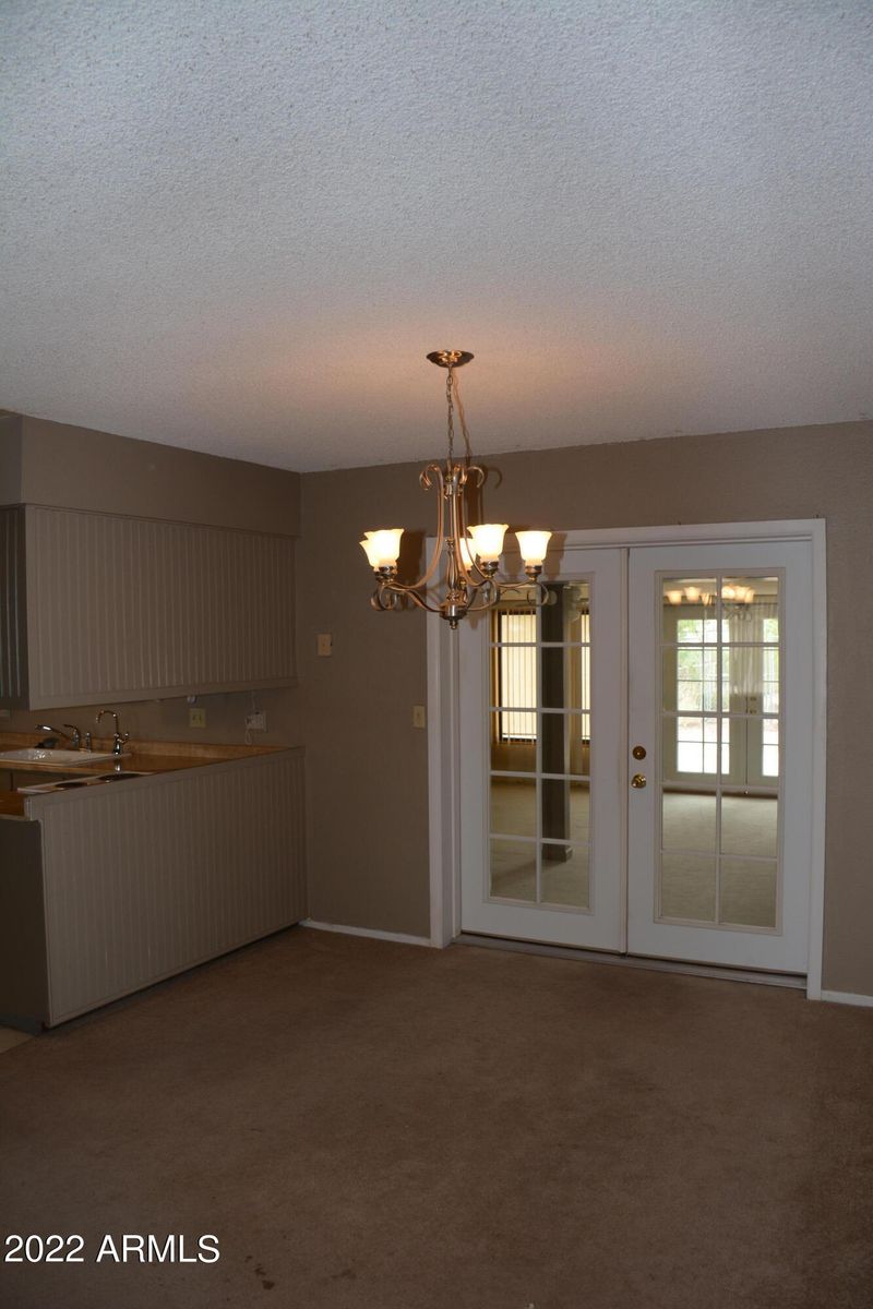 1076 S Ocotillo Dr, Apache Junction, AZ 85120