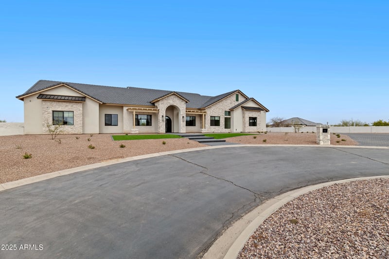 10760 Golddust Dr, Queen Creek, AZ 85144