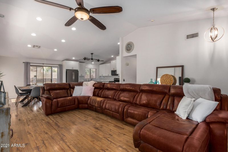 10760 W Sands Dr, Sun City, AZ 85373