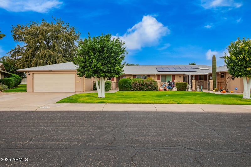 10764 Cinnebar Ave, Sun City, AZ 85351
