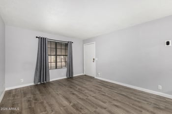 1077 1st St #106, Tempe, AZ 85281