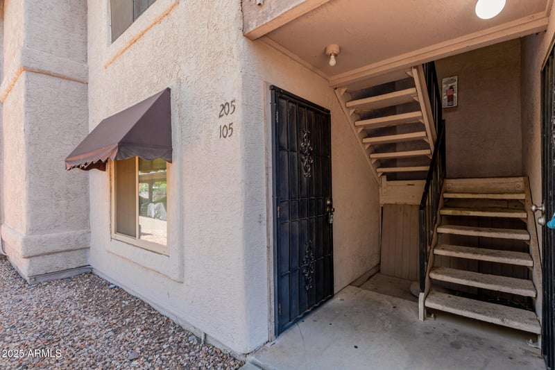 1077 1st St #205, Tempe, AZ 85281