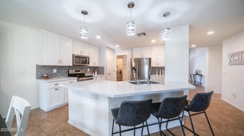 1077 Loma Vista St, Gilbert, AZ 85295