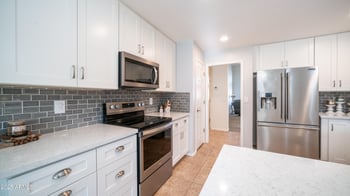 1077 Loma Vista St, Gilbert, AZ 85295