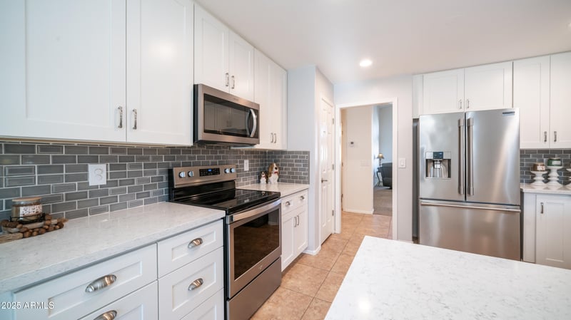 1077 Loma Vista St, Gilbert, AZ 85295