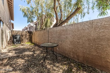 1077 1st St #106, Tempe, AZ 85281