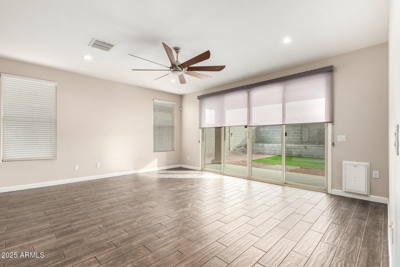 10773 Swayback Ps, Peoria, AZ 85383