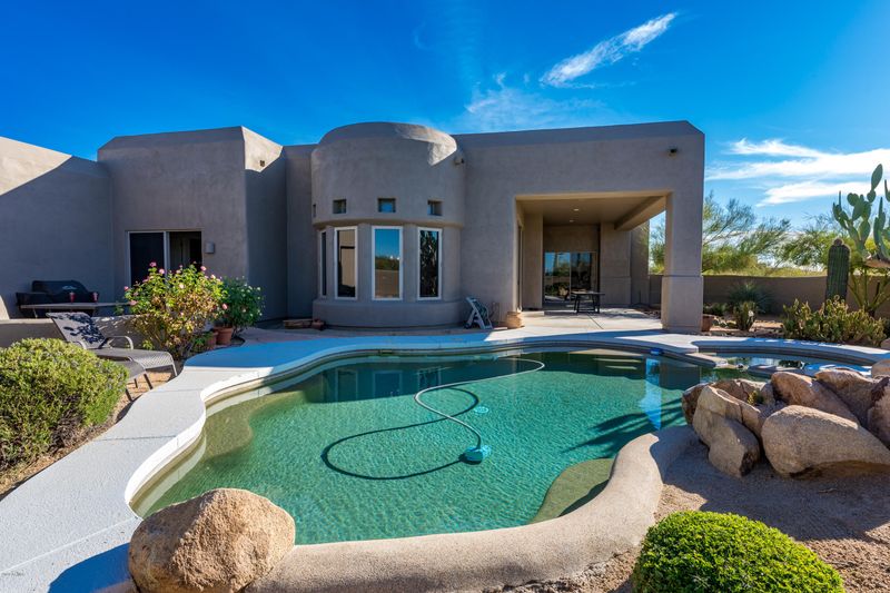 10775 E Monument Dr, Scottsdale, AZ 85262
