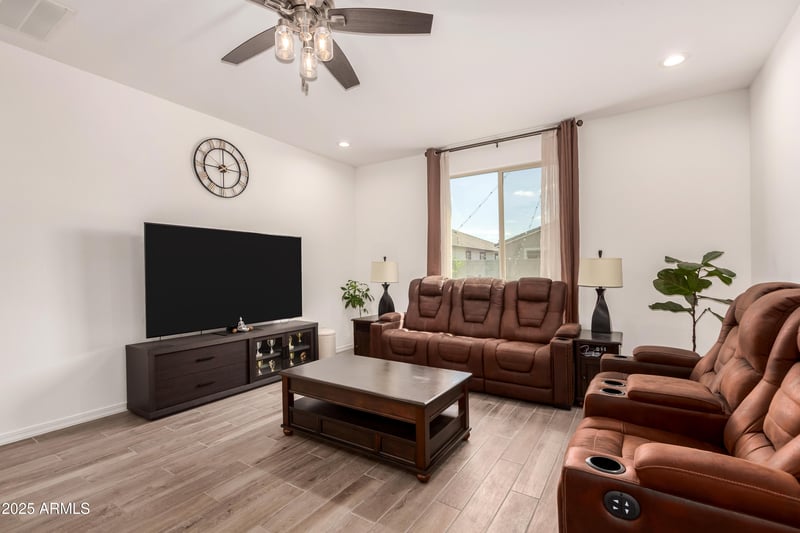 10775 Mckinley St, Avondale, AZ 85323