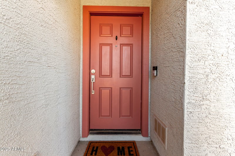 1079 Iris Dr, Chandler, AZ 85286