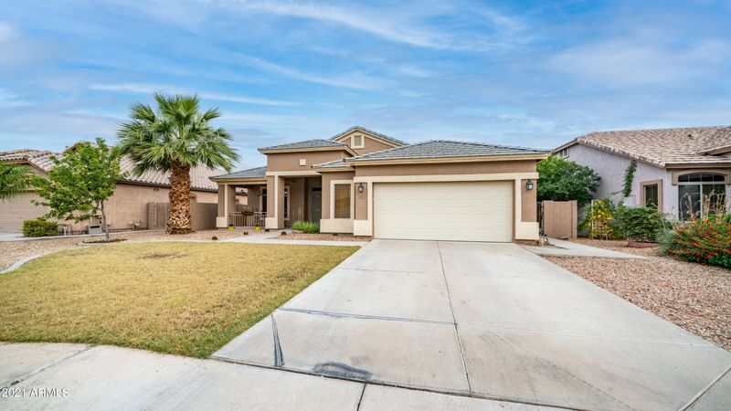1079 S Oak Ct, Gilbert, AZ 85233