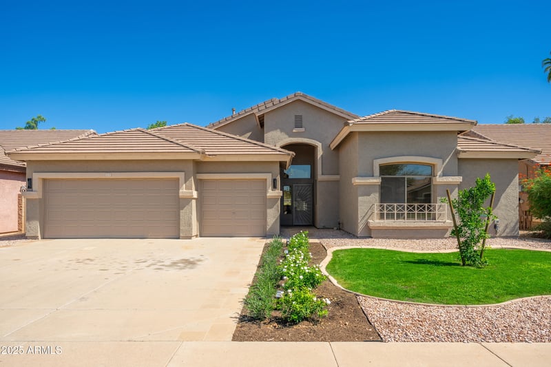 1079 Western Skies Dr, Gilbert, AZ 85296