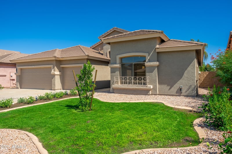 1079 Western Skies Dr, Gilbert, AZ 85296