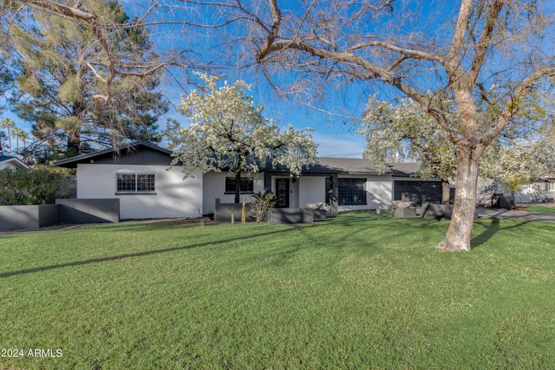 108 E Tuckey Ln, Phoenix, AZ 85012