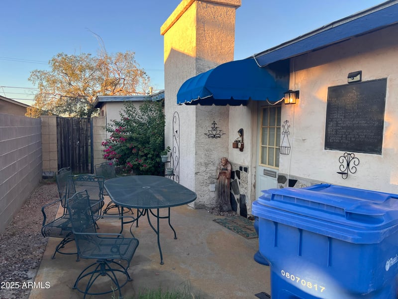 108 Monte Way, Phoenix, AZ 85042