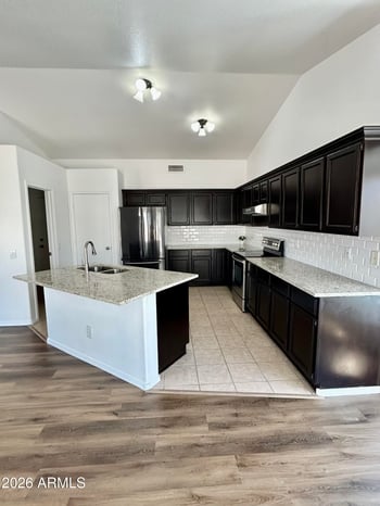108 Behrend Dr, Phoenix, AZ 85027