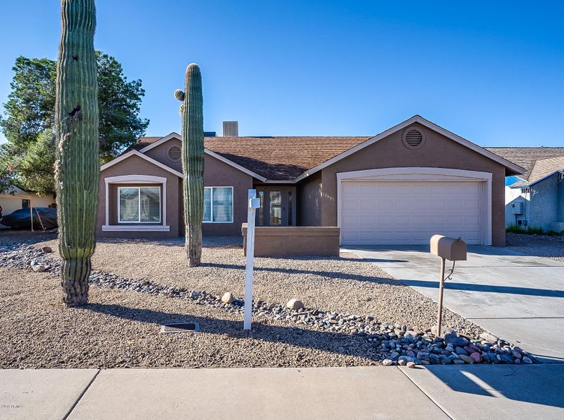 10801 W Wagon Wheel Dr, Glendale, AZ 85307