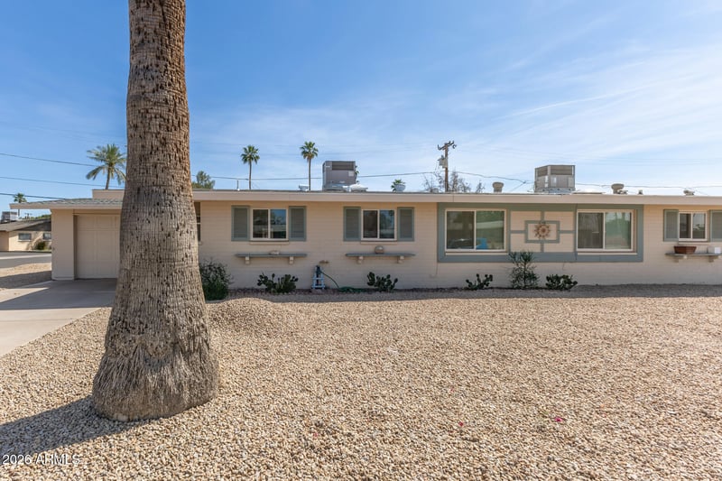10801 Windsor Dr, Sun City, AZ 85351